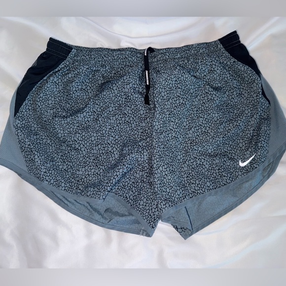 Nike running Shorts - Picture 1 of 5